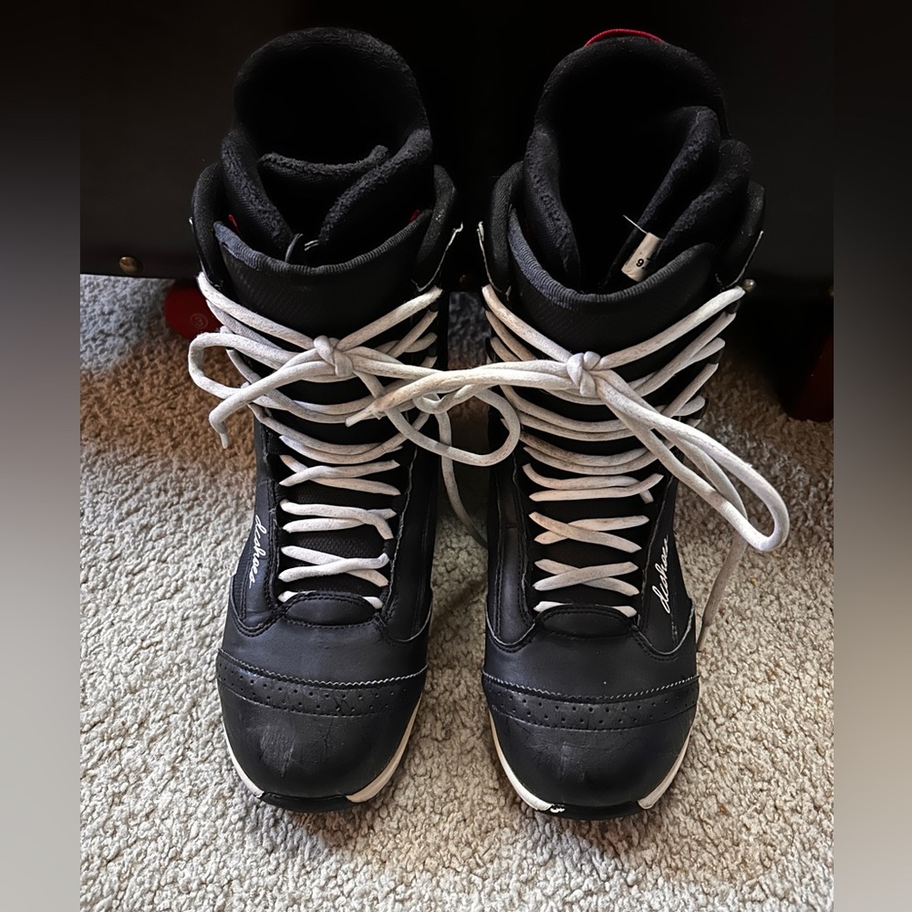 DC Black and White Snowboard Boots